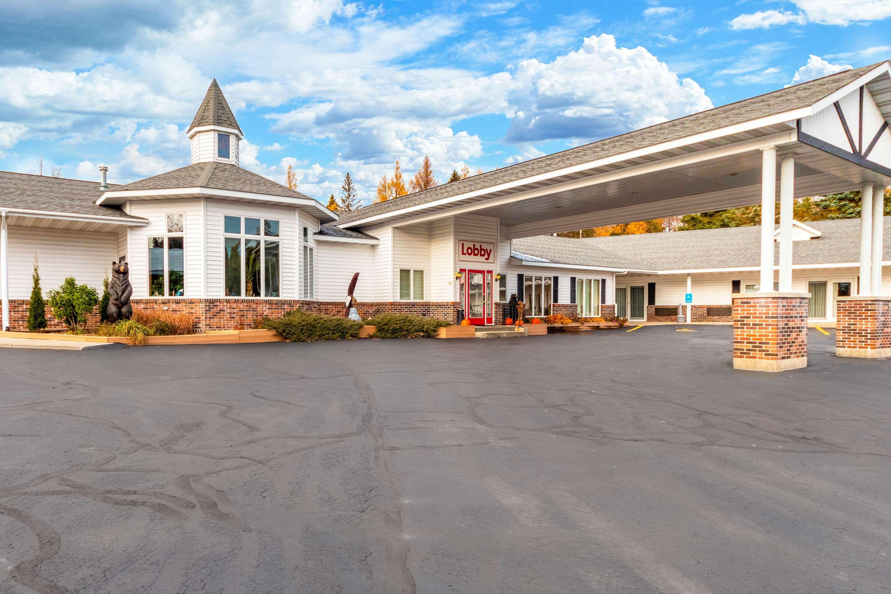 Econo Lodge Lakeshore Manistique Exterior foto