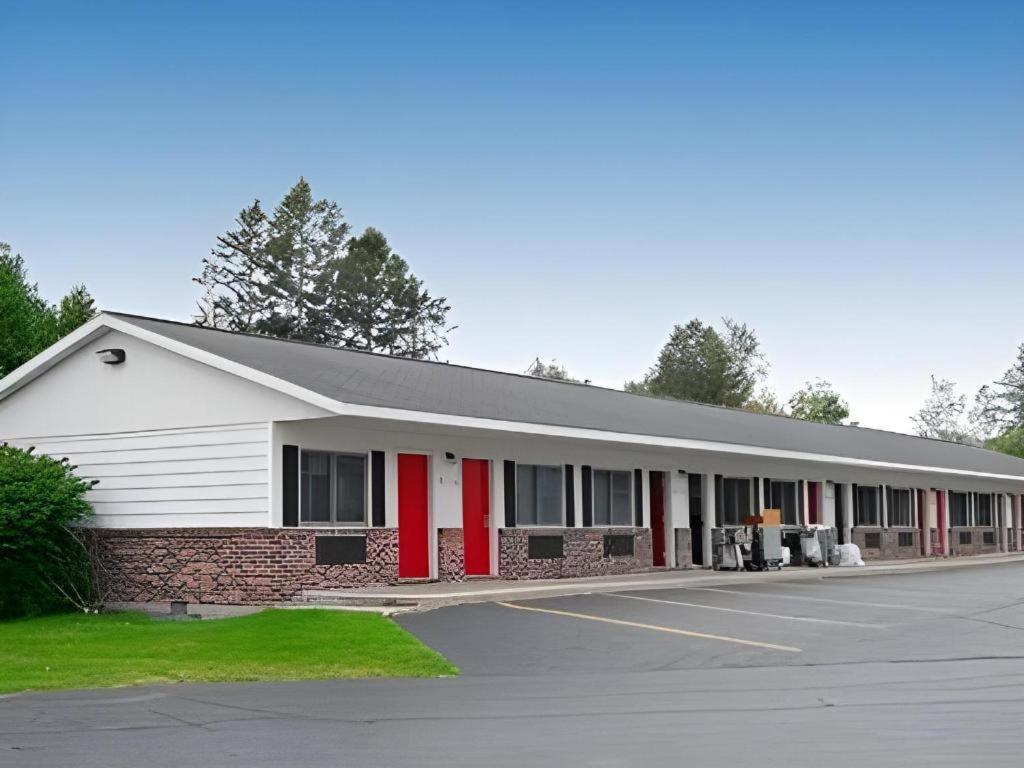 Econo Lodge Lakeshore Manistique Exterior foto