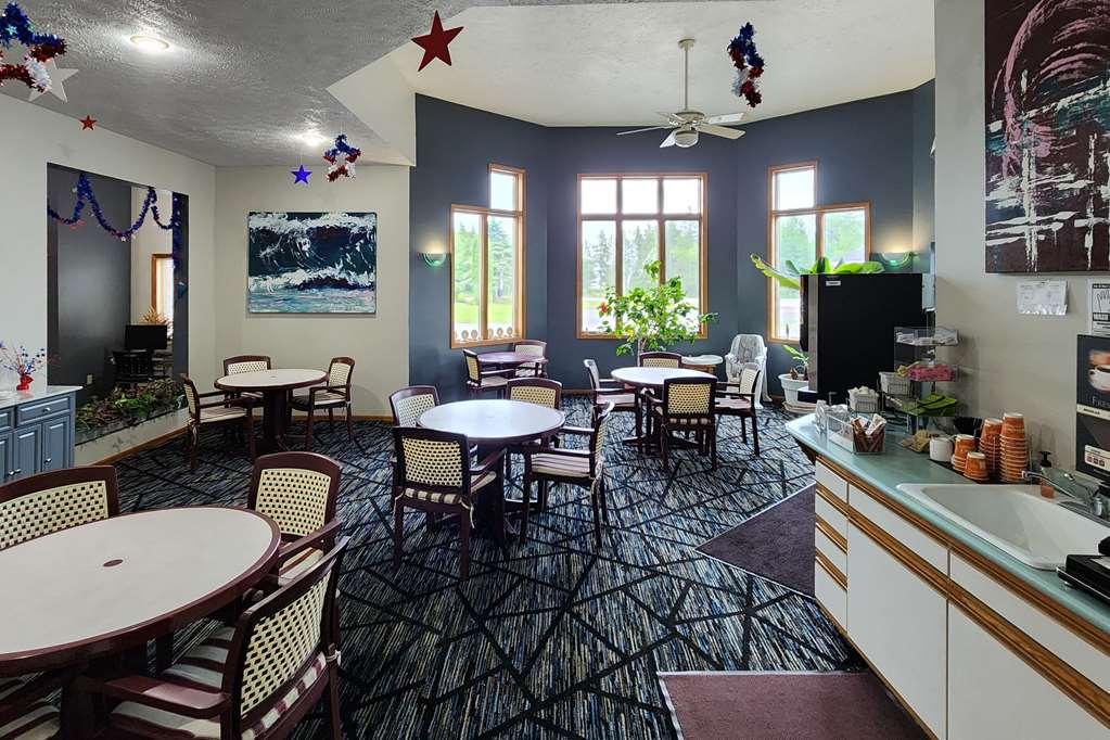 Econo Lodge Lakeshore Manistique Restaurante foto