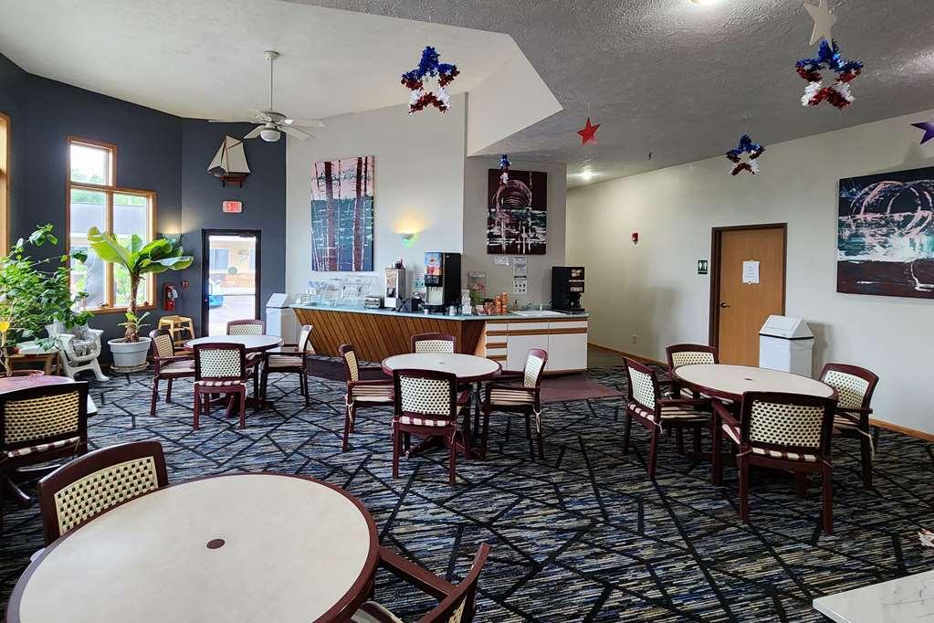 Econo Lodge Lakeshore Manistique Restaurante foto